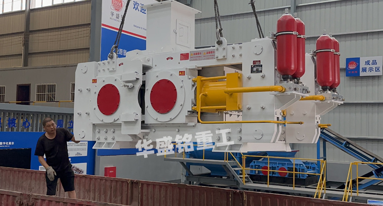 1000*800高压对辊破碎机发往河南信阳制砂厂
